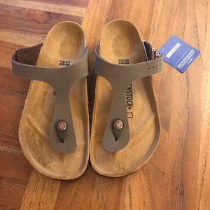 Brand new Birkenstock’s- Size 8M Mocha